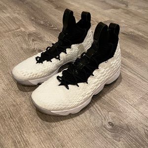 LeBron 15 Graffiti 2018